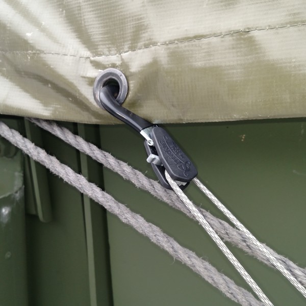 retractable tie downs