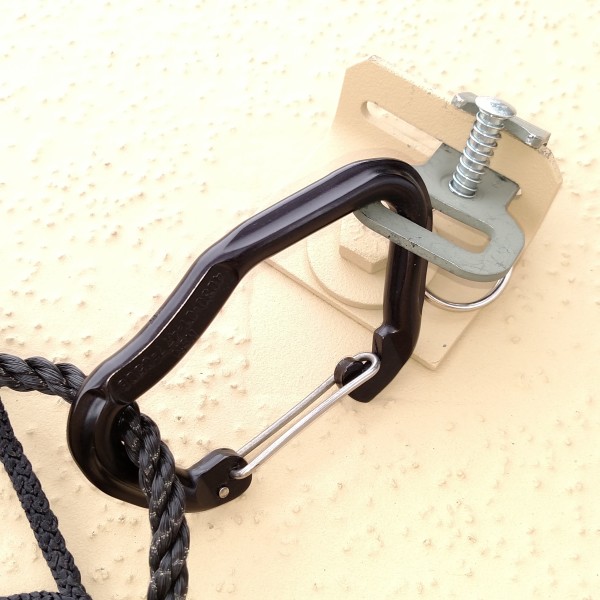 retractable tie downs